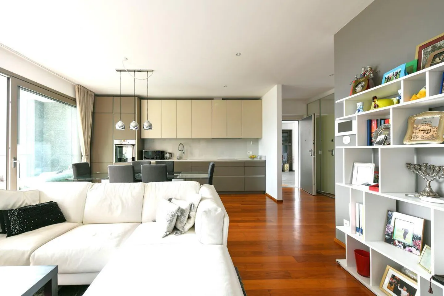 Appartamento moderno con vista sul lago 3.5 stanze - Foto 5 di 12