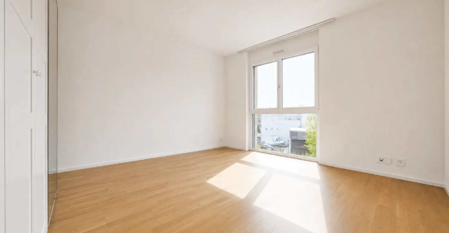 CONTEMPORARY HIGH-END APARTMENT WITH BALCONY-TERRACE NEAR THE LAKE - Photo 4 of 8