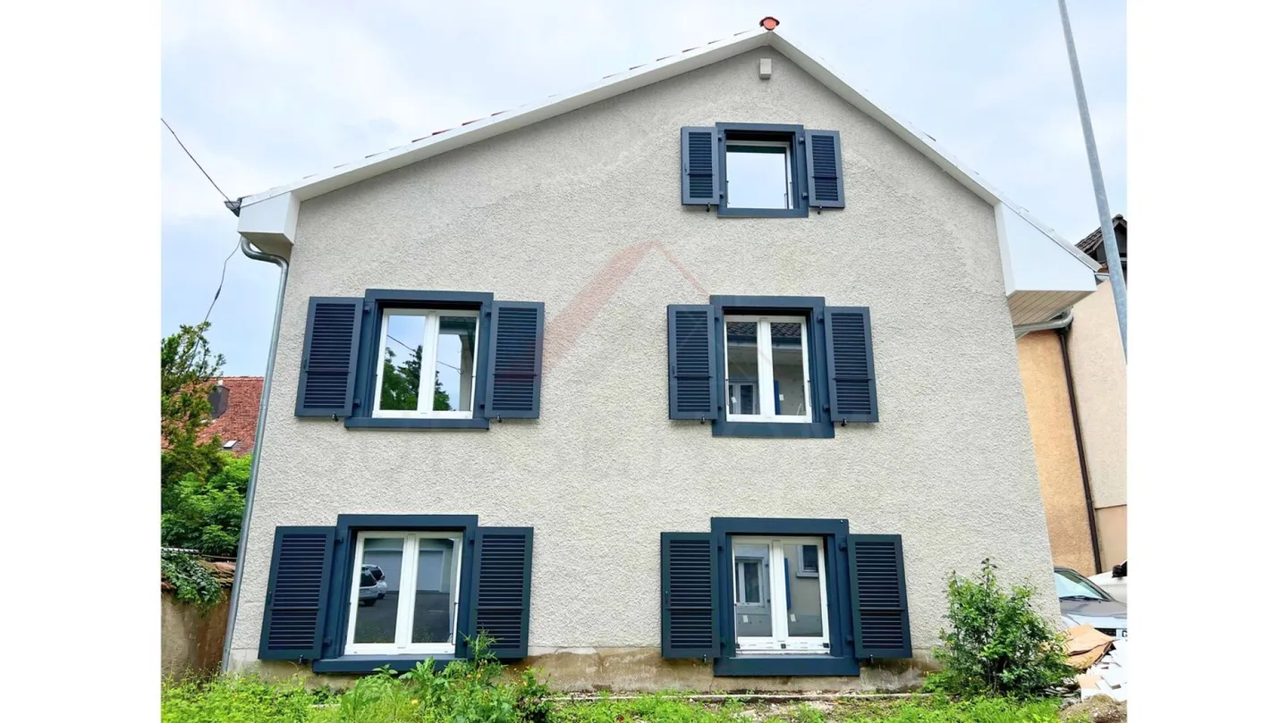 Vivre ou investir à Courrendlin - maison multifamiliale rénovée avec trois appartements lumineux - Photo 6 sur 7