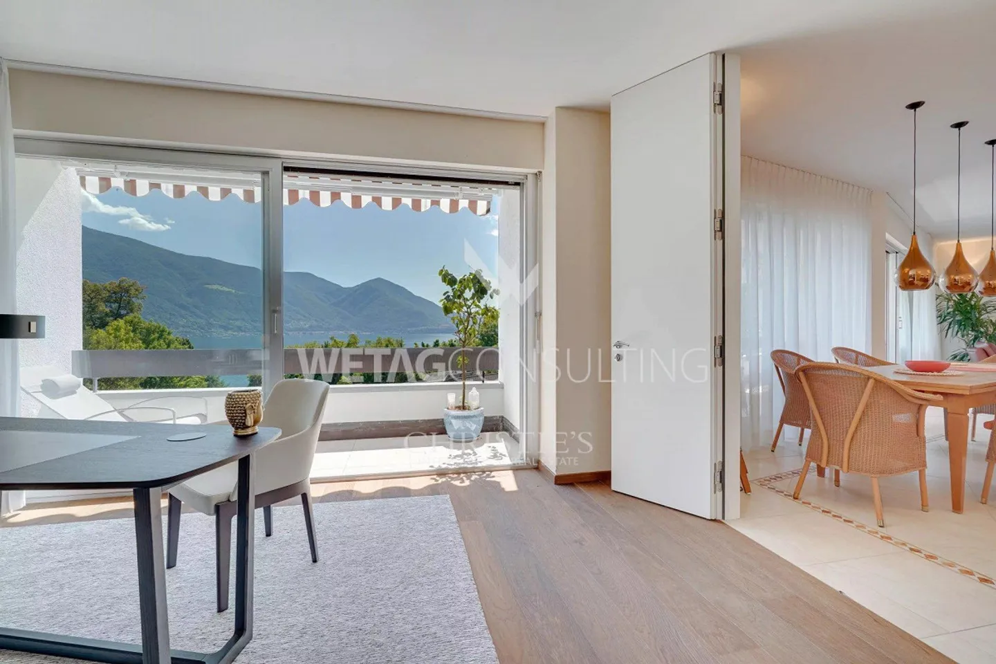 Attico esclusivo e spazioso con vista panoramica sul lago - Foto 11 di 13