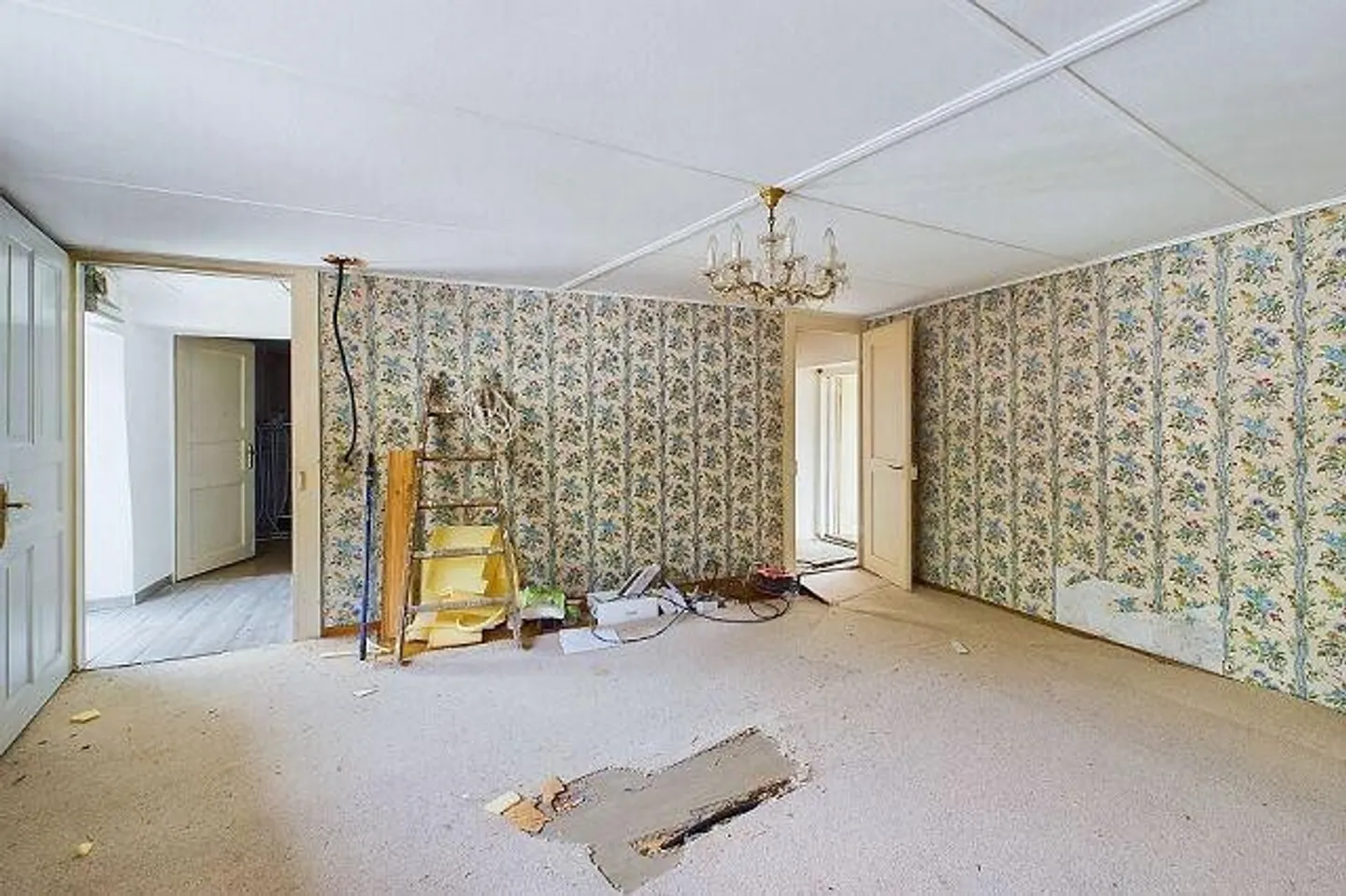 Rustikales Haus mit genehmigten Plänen - Foto 4 von 13