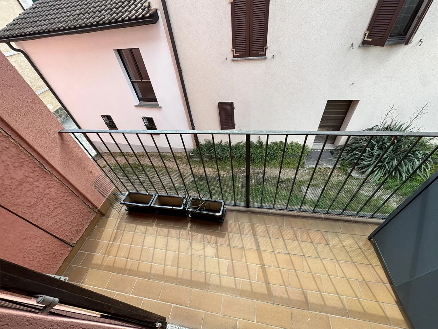 Fascinating 2.5-Room Apartment in the Heart of Vezia in a Historic House - Photo 23 of 23