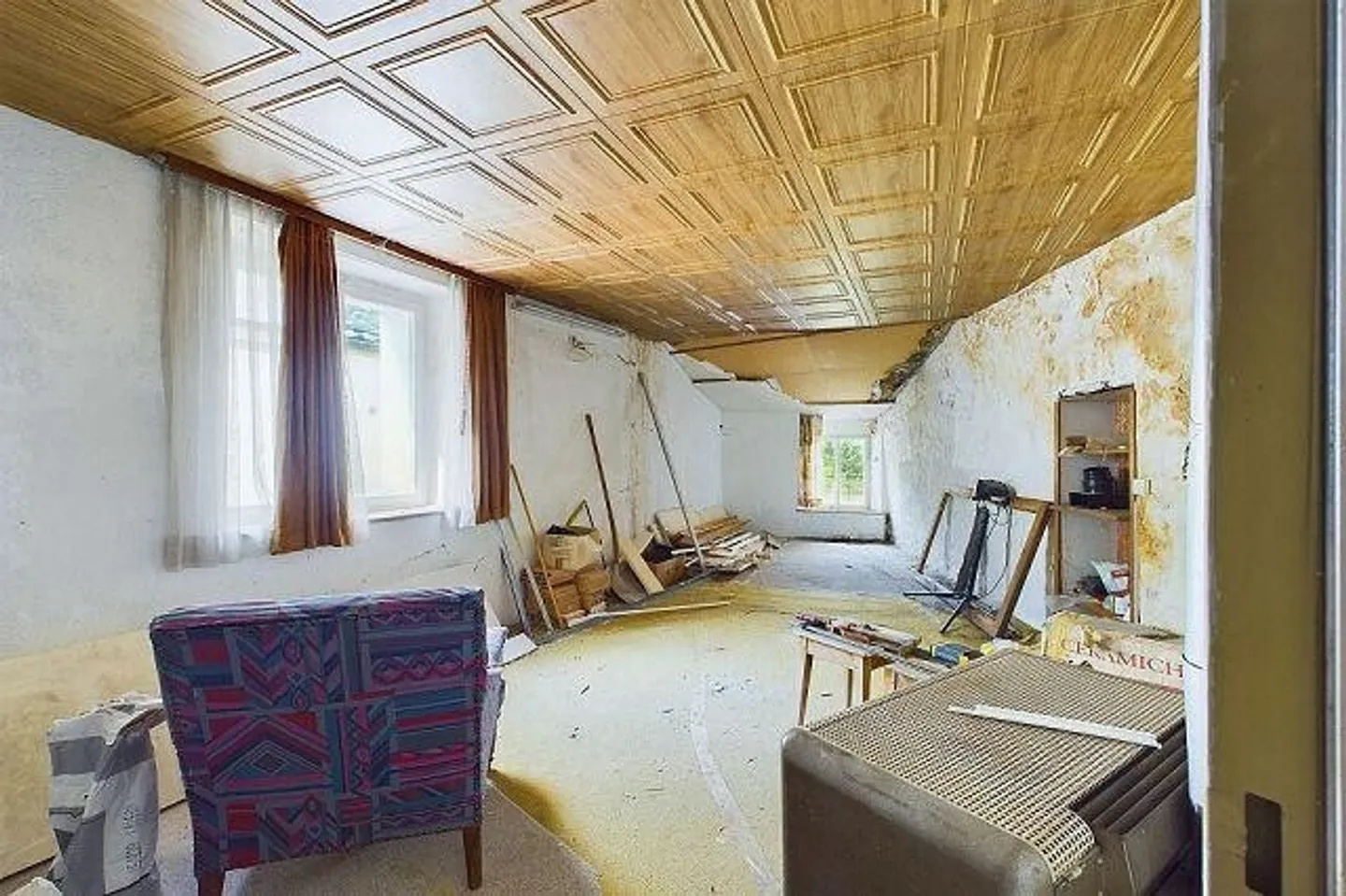 Rustikales Haus mit genehmigten Plänen - Foto 5 von 13