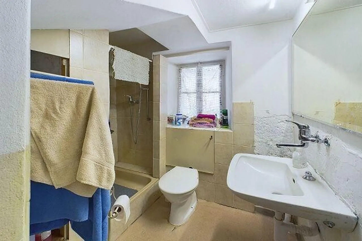 Rustikales Haus mit genehmigten Plänen - Foto 7 von 13