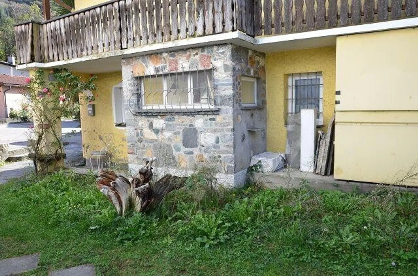 Rustikales Haus mit genehmigten Plänen - Foto 9 von 13