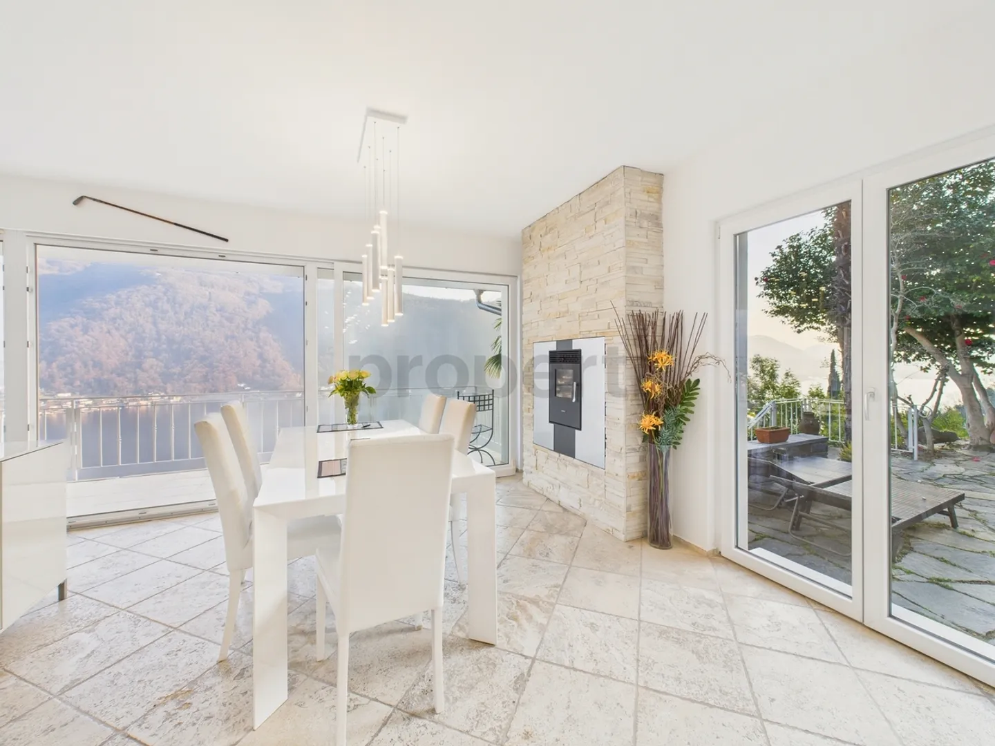 Charming villa in Morcote with garden and breathtaking lake view - Photo 4 of 13