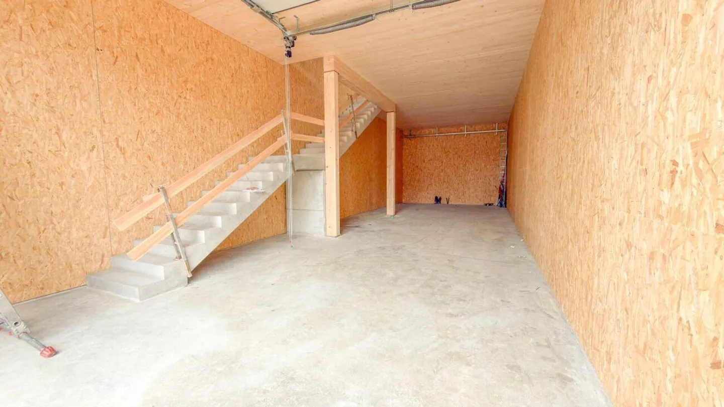 Sustainable raw construction boxes with motorway access - for office, workshop & more - Photo 5 of 7