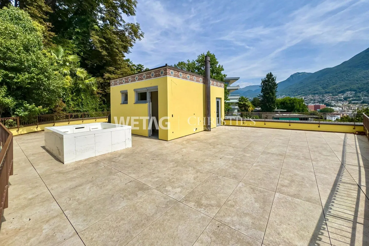 Elegante Renovierte Villa in Lugano - Foto 2 von 10