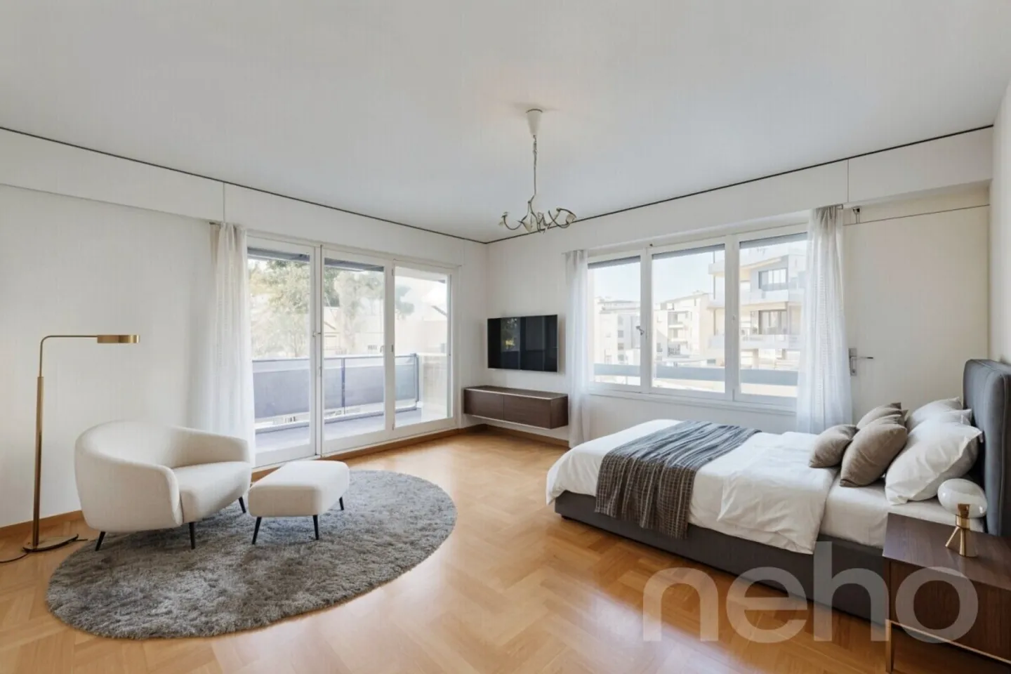 Studio lumineux avec grand balcon - Photo 2 sur 8