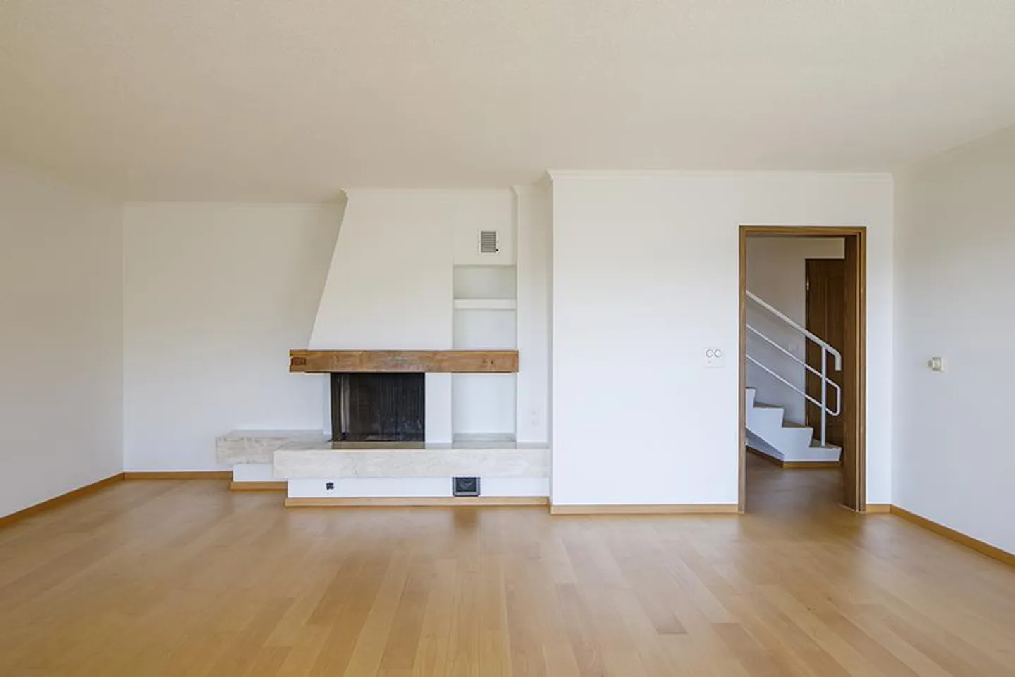 Appartement en duplex spacieux de 4,5 pièces avec vue sur le lac et panoramique - Photo 3 sur 20