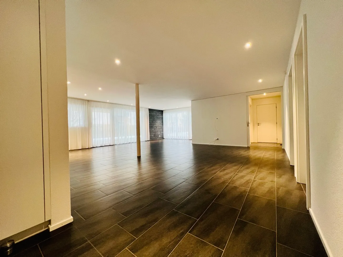 Spacious Family Home with Garden Seating Area and Living Comfort - Photo 4 of 9
