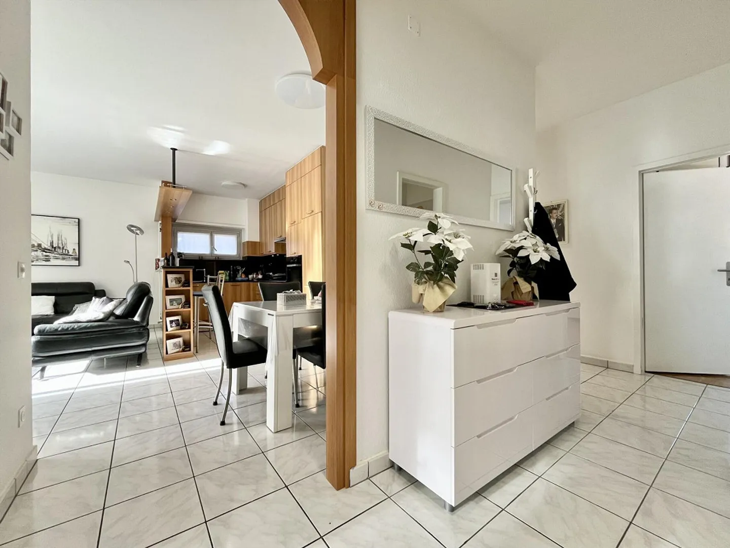 Großes Dachgeschoß mit 5,5 Zimmern und Terrasse in Bellinzona zu vermieten - Foto 1 von 9