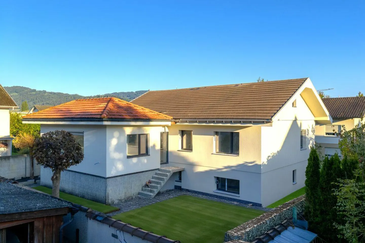 Villa unifamiliare a Widnau - completamente ristrutturata, efficiente dal punto di vista energetico e in una posizione micro-ottimale - Foto 4 di 16