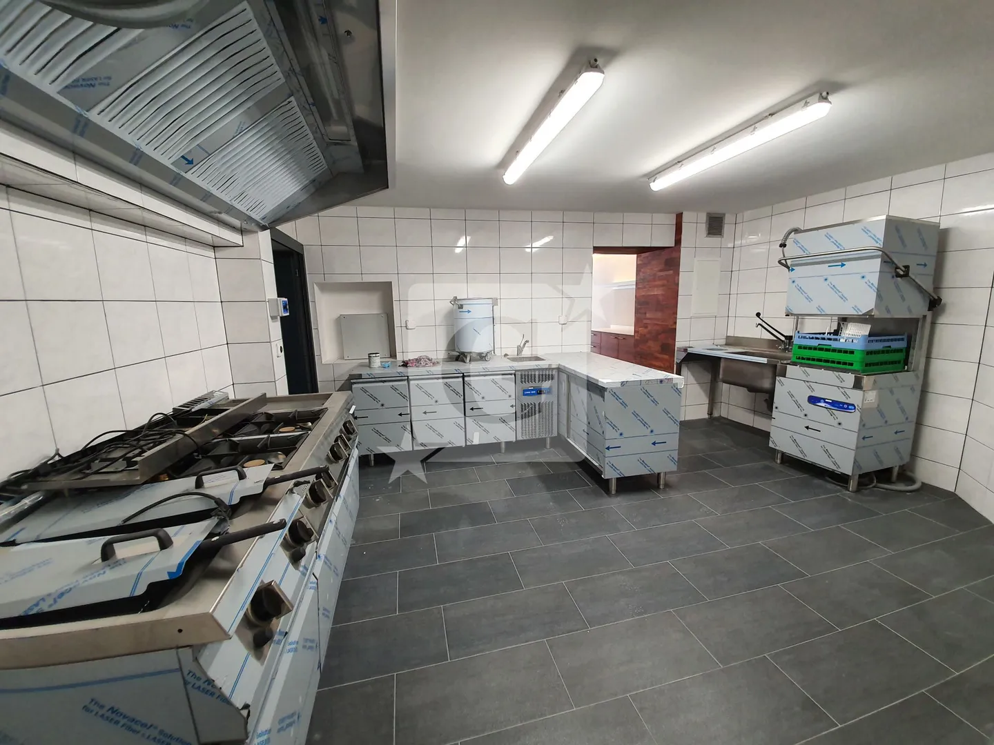 Ristorante completamente ristrutturato! Idealmente situato nella piazza centrale di St-Leonard VS - Foto 6 di 11