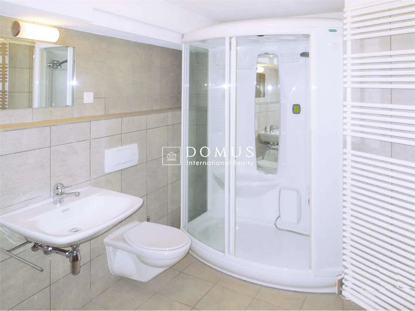 Elegant independent villa with stunning lake view in Muzzano - Photo 6 of 11