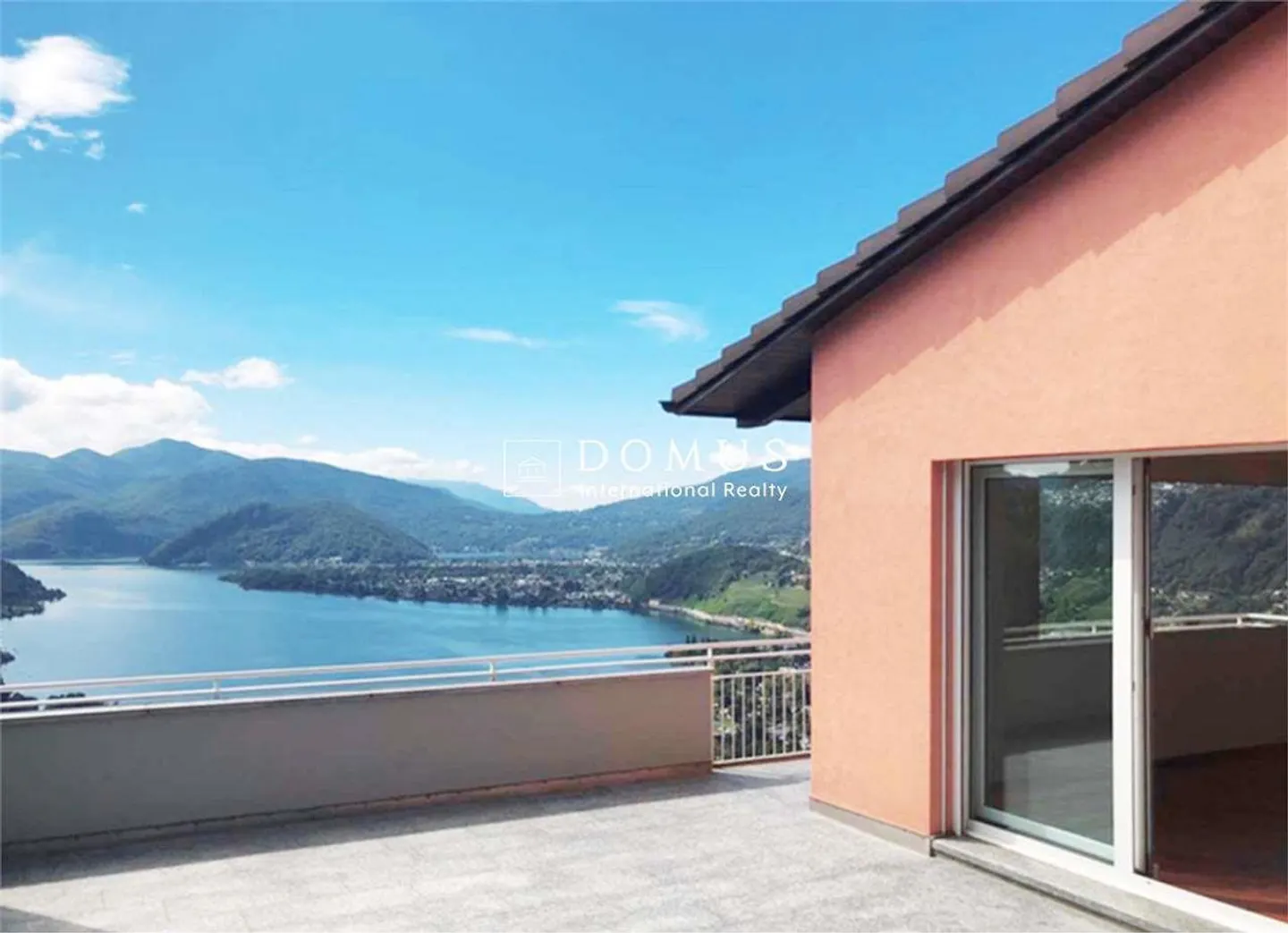 Elegant independent villa with stunning lake view in Muzzano - Photo 9 of 11