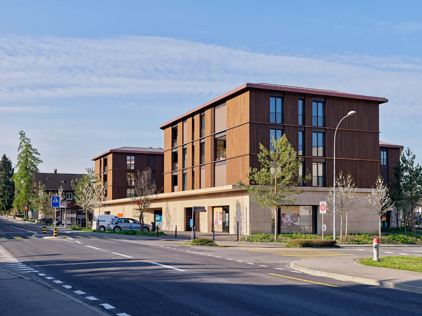 Looking for a roof over your vehicle's hood? - Photo 1 of 1