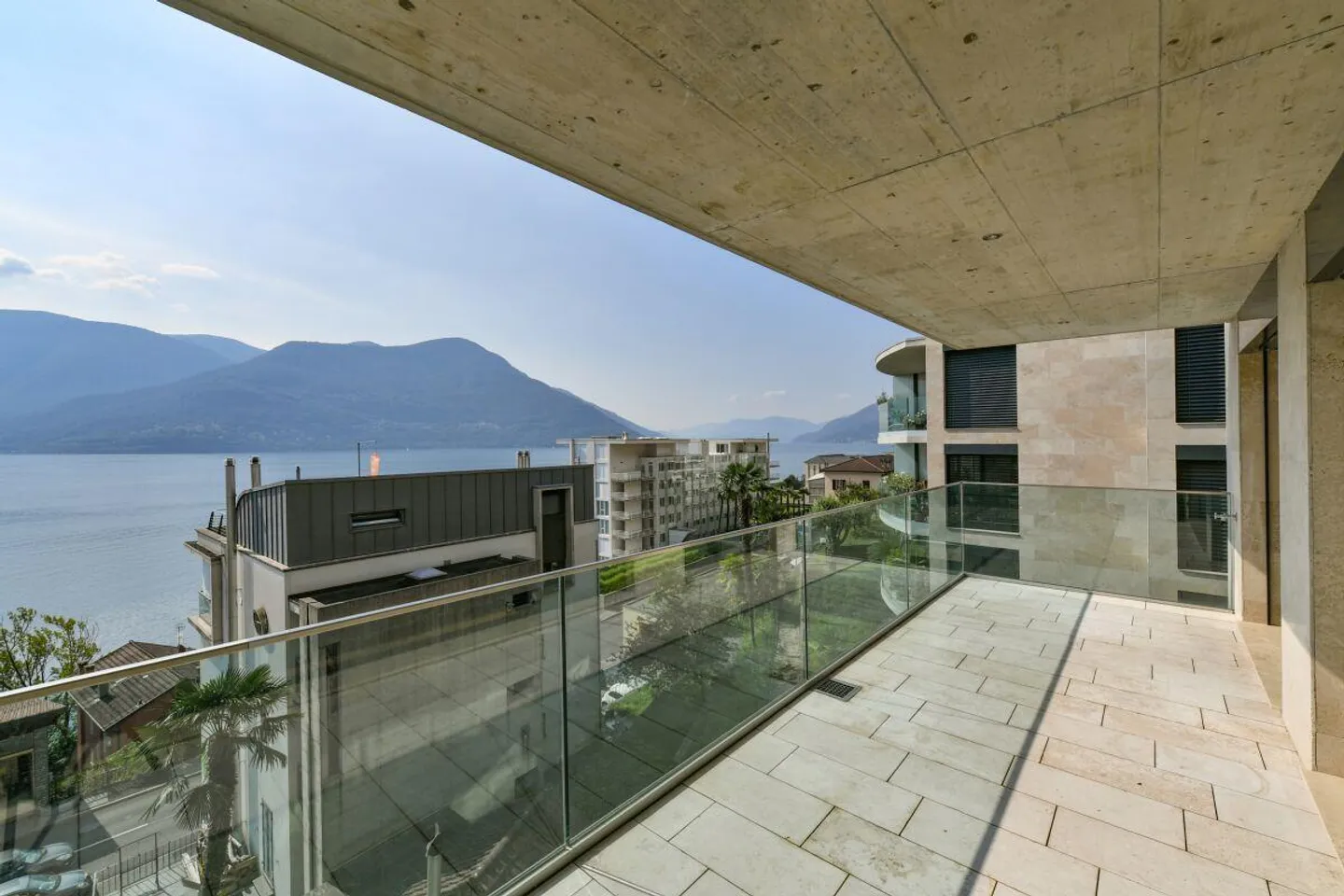 Appartamento 3,5 locali con vista lago - Foto 1 di 13