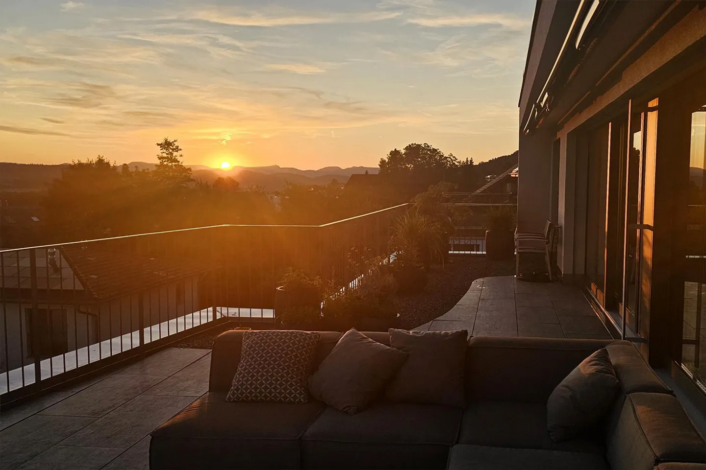 Exclusive apartment with mountain and lake view - Photo 12 of 13