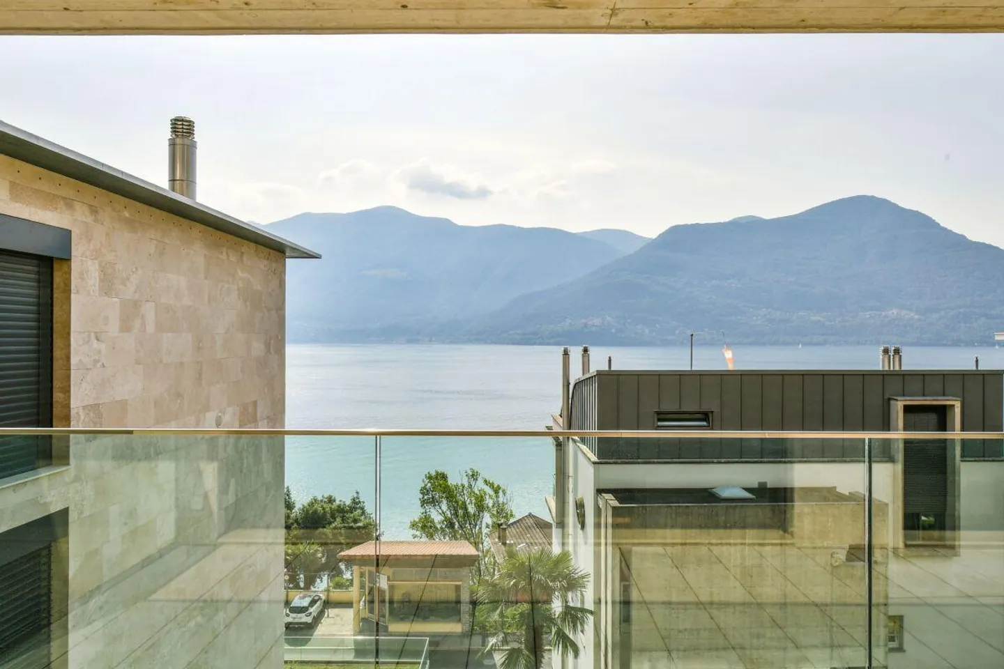 Appartamento 3,5 locali con vista lago - Foto 2 di 13