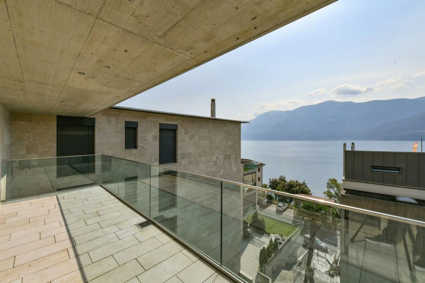 Appartamento 3,5 locali con vista lago - Foto 3 di 13