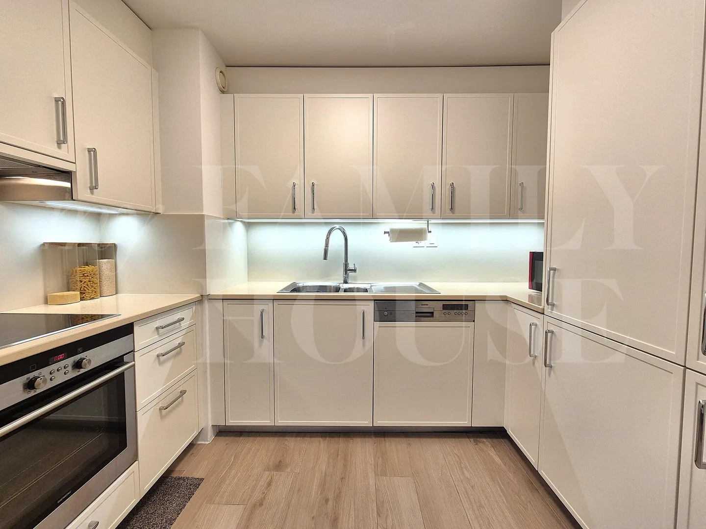 Appartement Charmant dans un Quartier Calme - Photo 2 sur 7