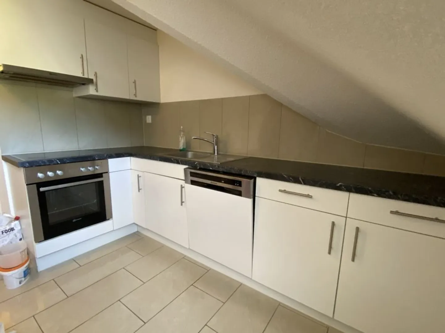 Beautiful 3-room penthouse apartment for rent - Photo 1 of 9