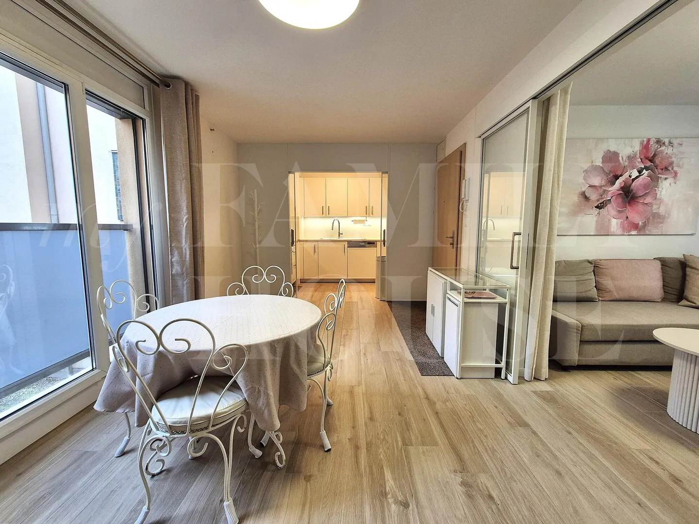Appartement Charmant dans un Quartier Calme - Photo 4 sur 7