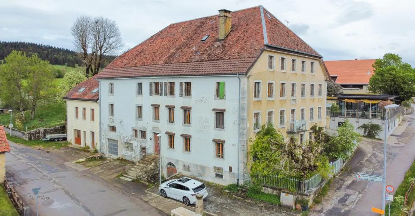 Maison Charmante avec Revenus Locatifs - Photo 1 sur 11