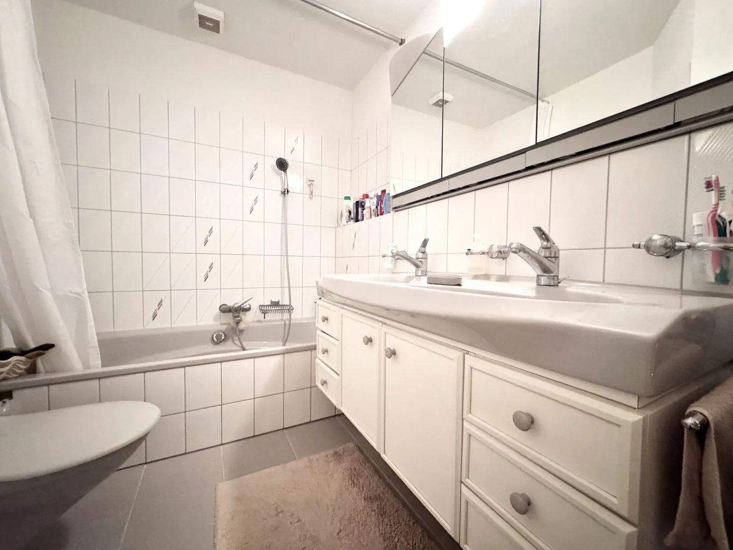 Vivere con comfort: 6 camere, idillio del giardino e terrazza soleggiata - Foto 12 di 18