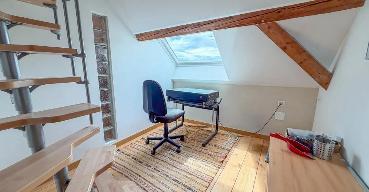 Maison Charmante avec Revenus Locatifs - Photo 7 sur 11