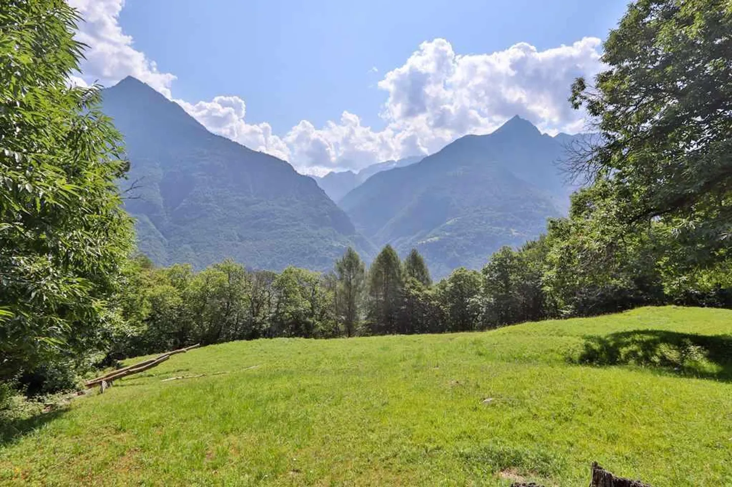 2 rustici da ristrutturare con tanto terreno - Foto 3 di 13