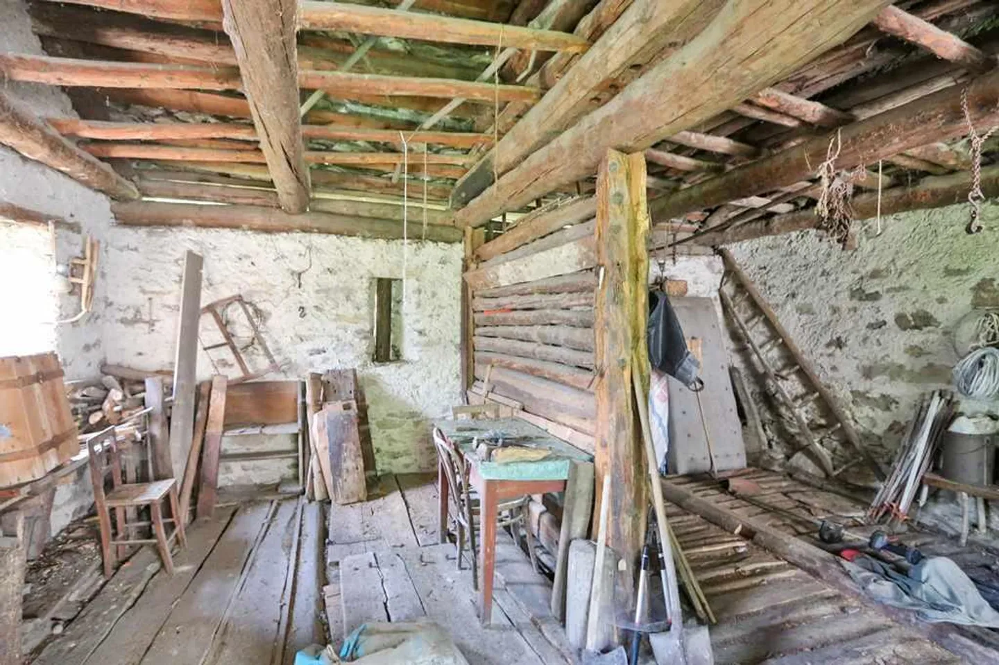 2 rustici da ristrutturare con tanto terreno - Foto 4 di 13