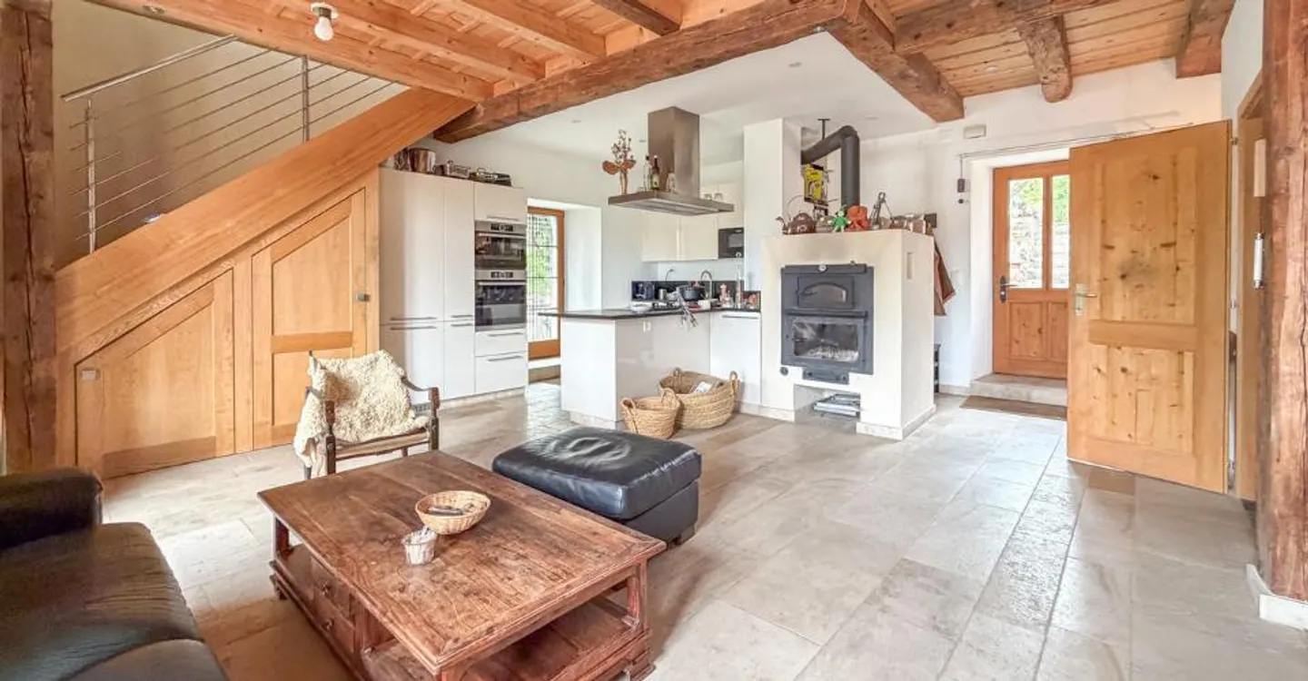 Maison Charmante avec Revenus Locatifs - Photo 5 sur 11
