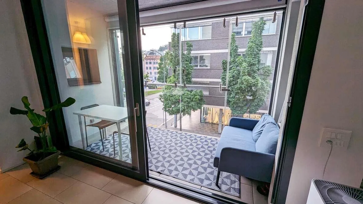 Lugano : appartement moderne de 3,5 pièces avec terrasse près du centre - Photo 1 sur 6