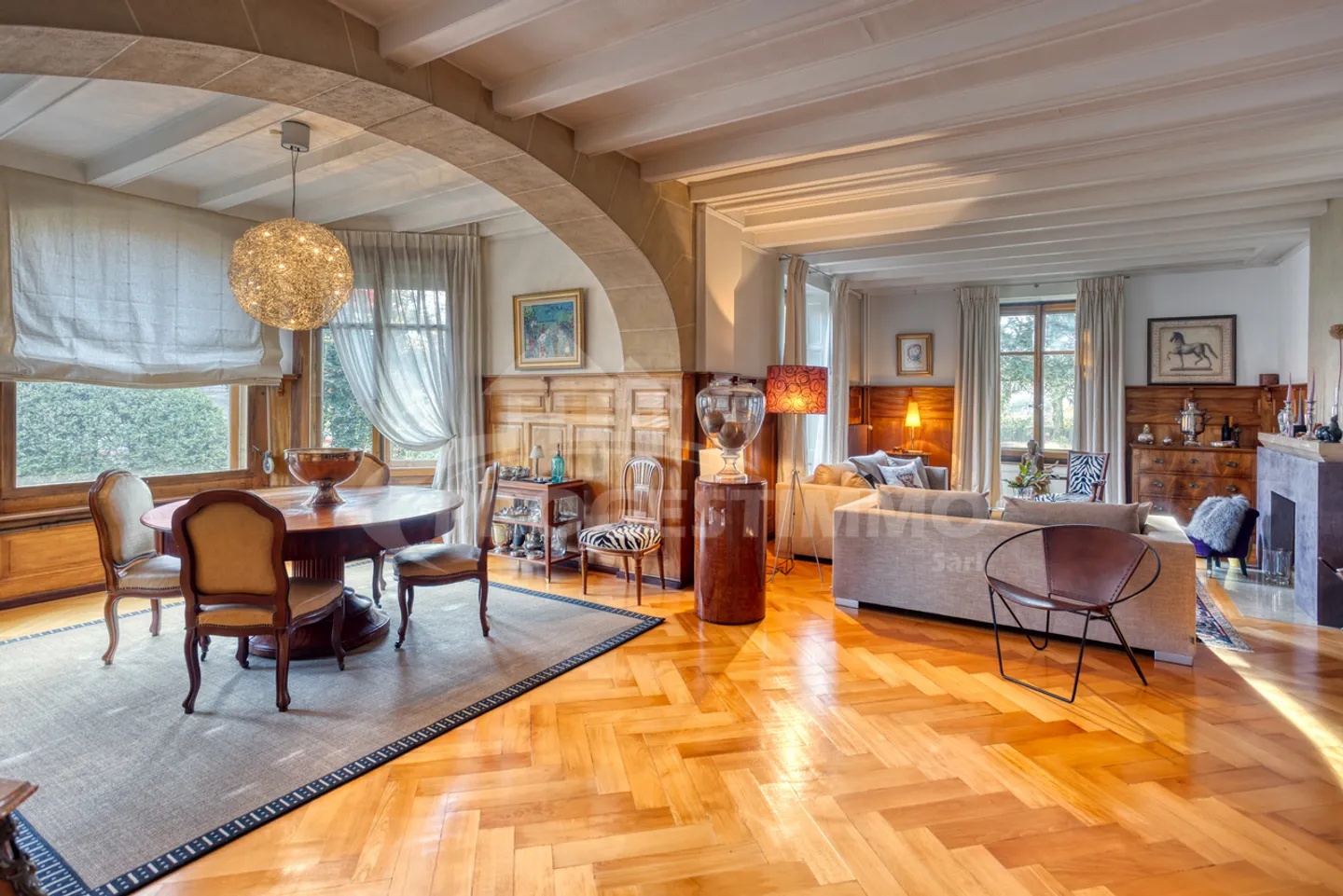 DEMEURE DE PRESTIGE                  - Photo 1 of 8