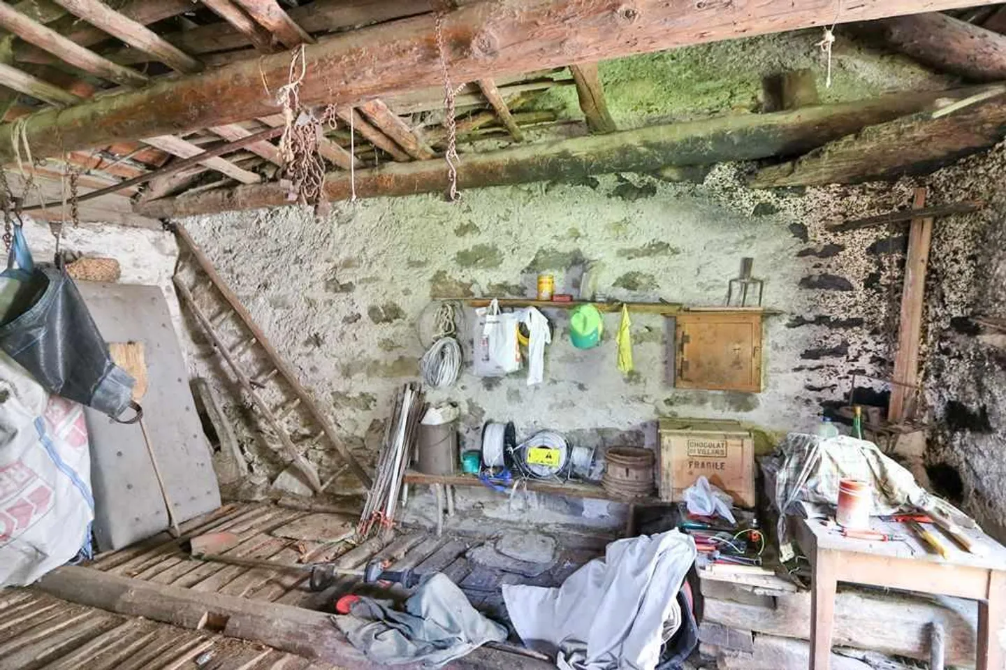 2 rustici da ristrutturare con tanto terreno - Foto 8 di 13