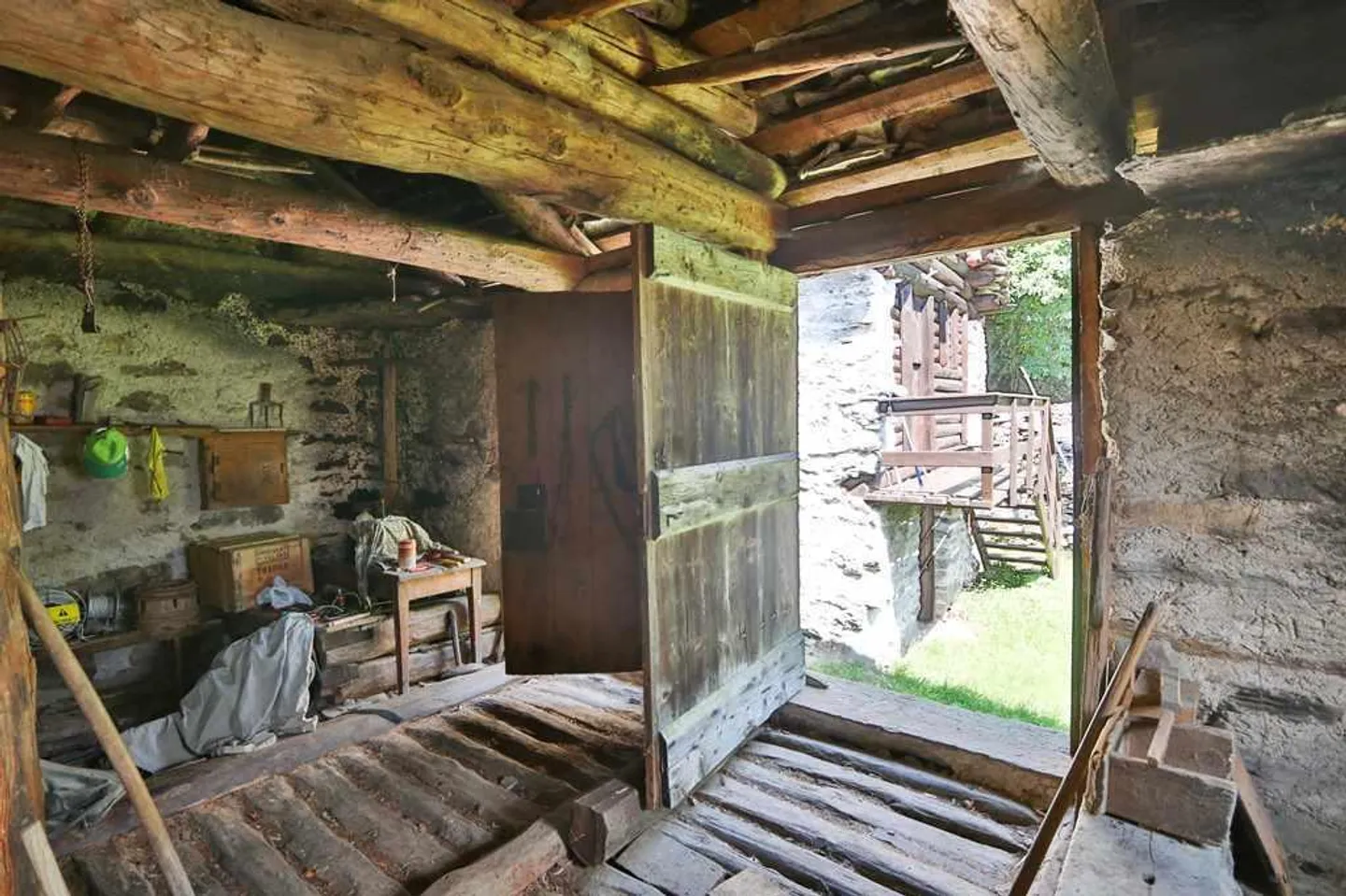 2 rustici da ristrutturare con tanto terreno - Foto 9 di 13