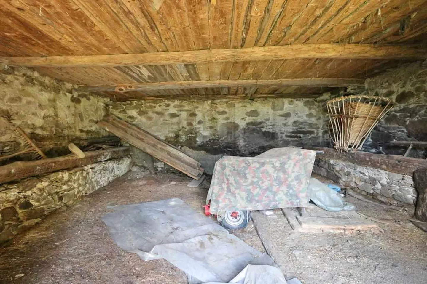 2 rustici da ristrutturare con tanto terreno - Foto 13 di 13