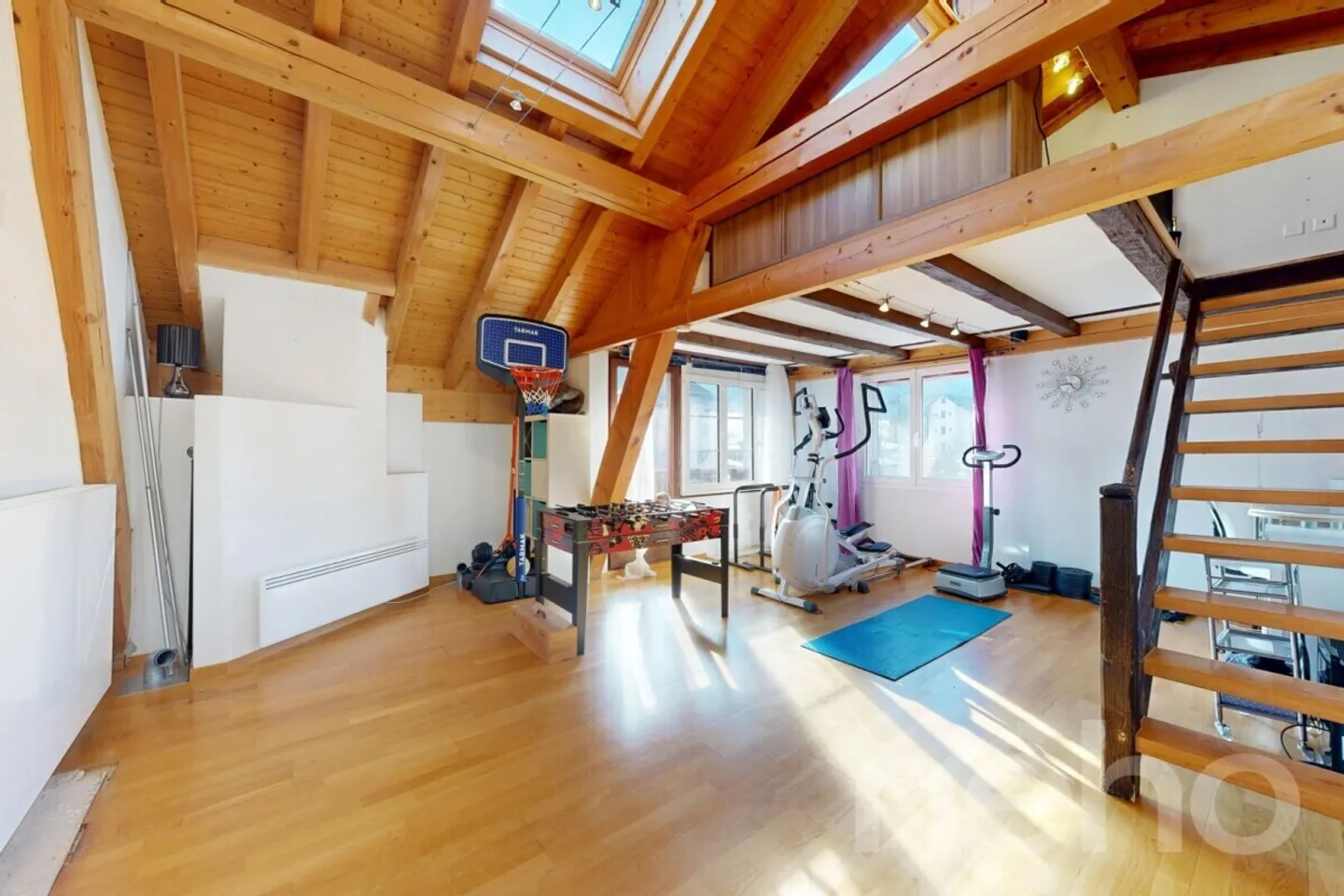 Maison familiale lumineuse avec fort potentiel - Photo 3 sur 12