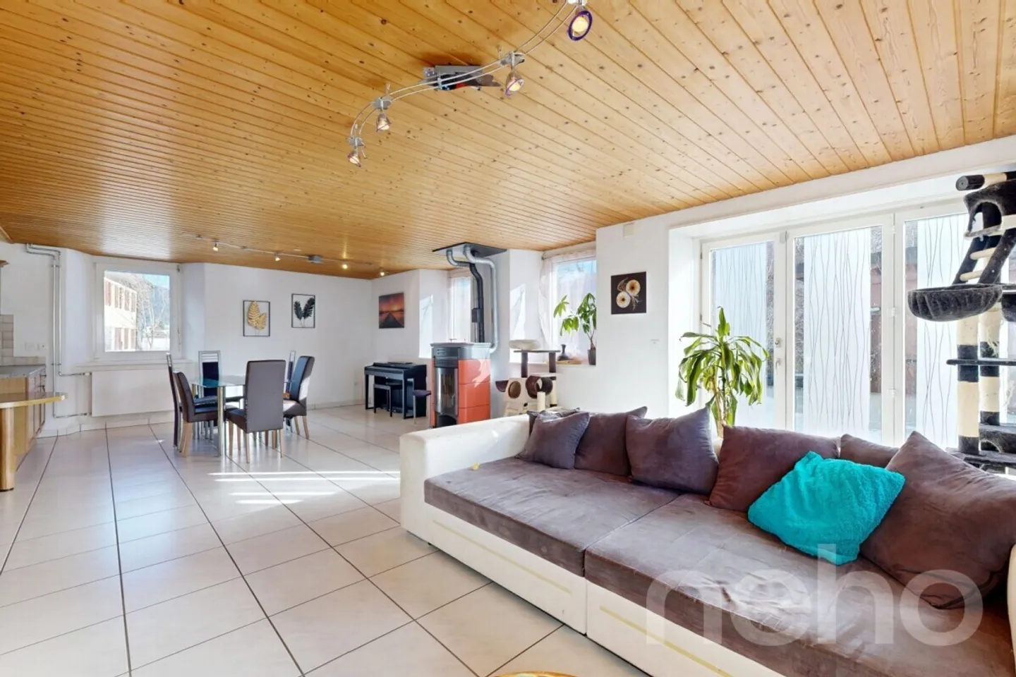 Maison familiale lumineuse avec fort potentiel - Photo 4 sur 12