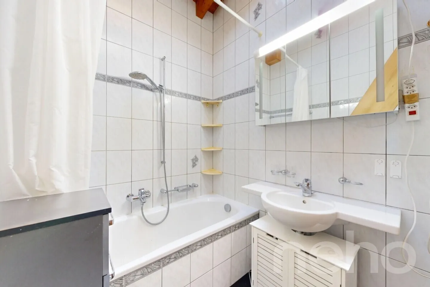 Maison familiale lumineuse avec fort potentiel - Photo 9 sur 12