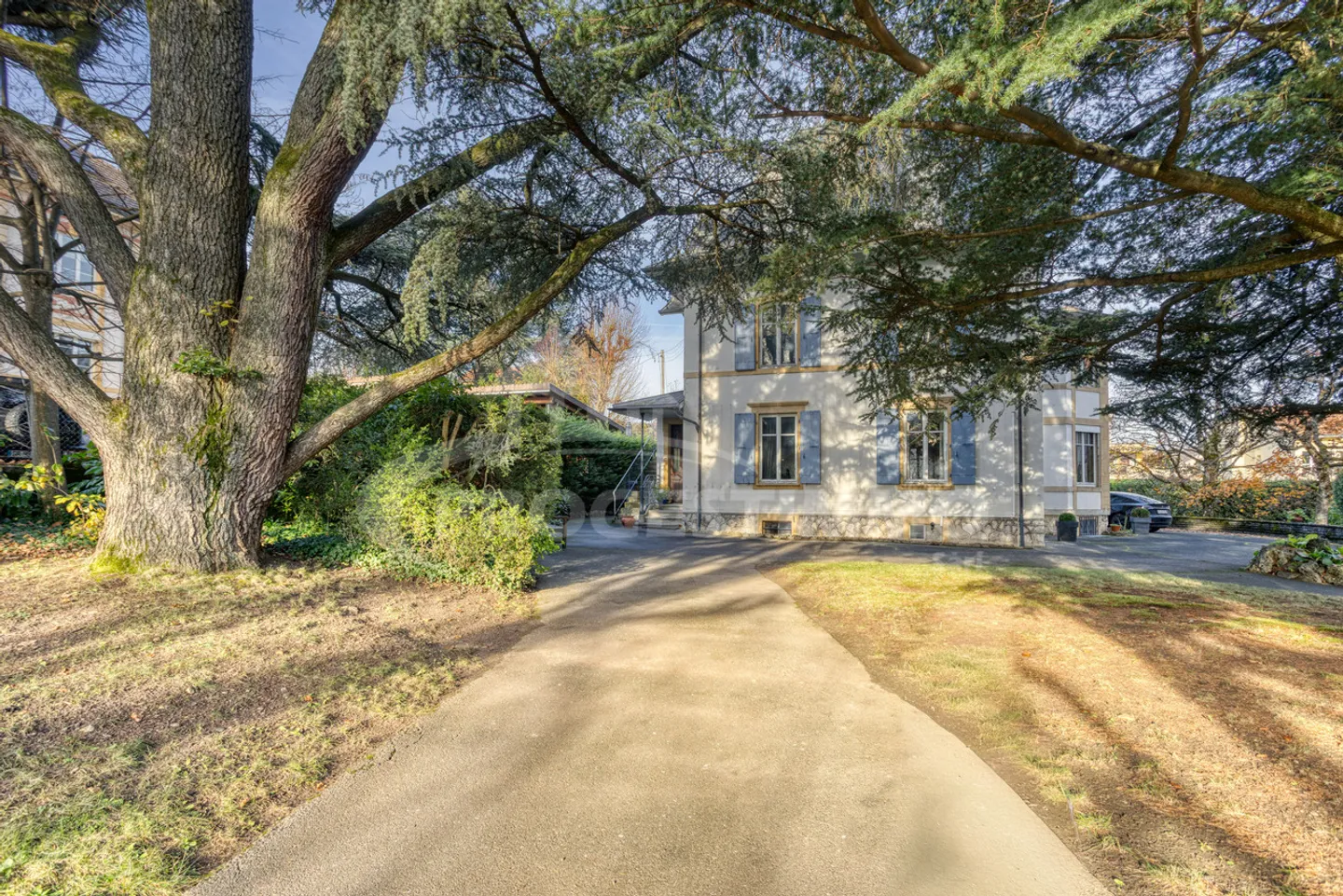 DEMEURE DE PRESTIGE                  - Photo 8 of 8