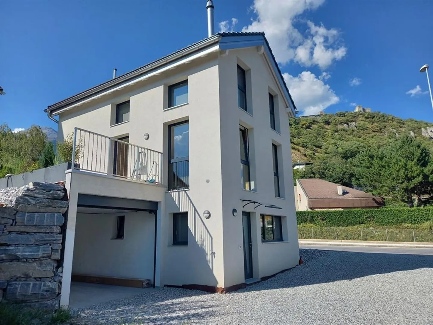 Charmante Maison Individuelle à Sierre - Photo 1 sur 11