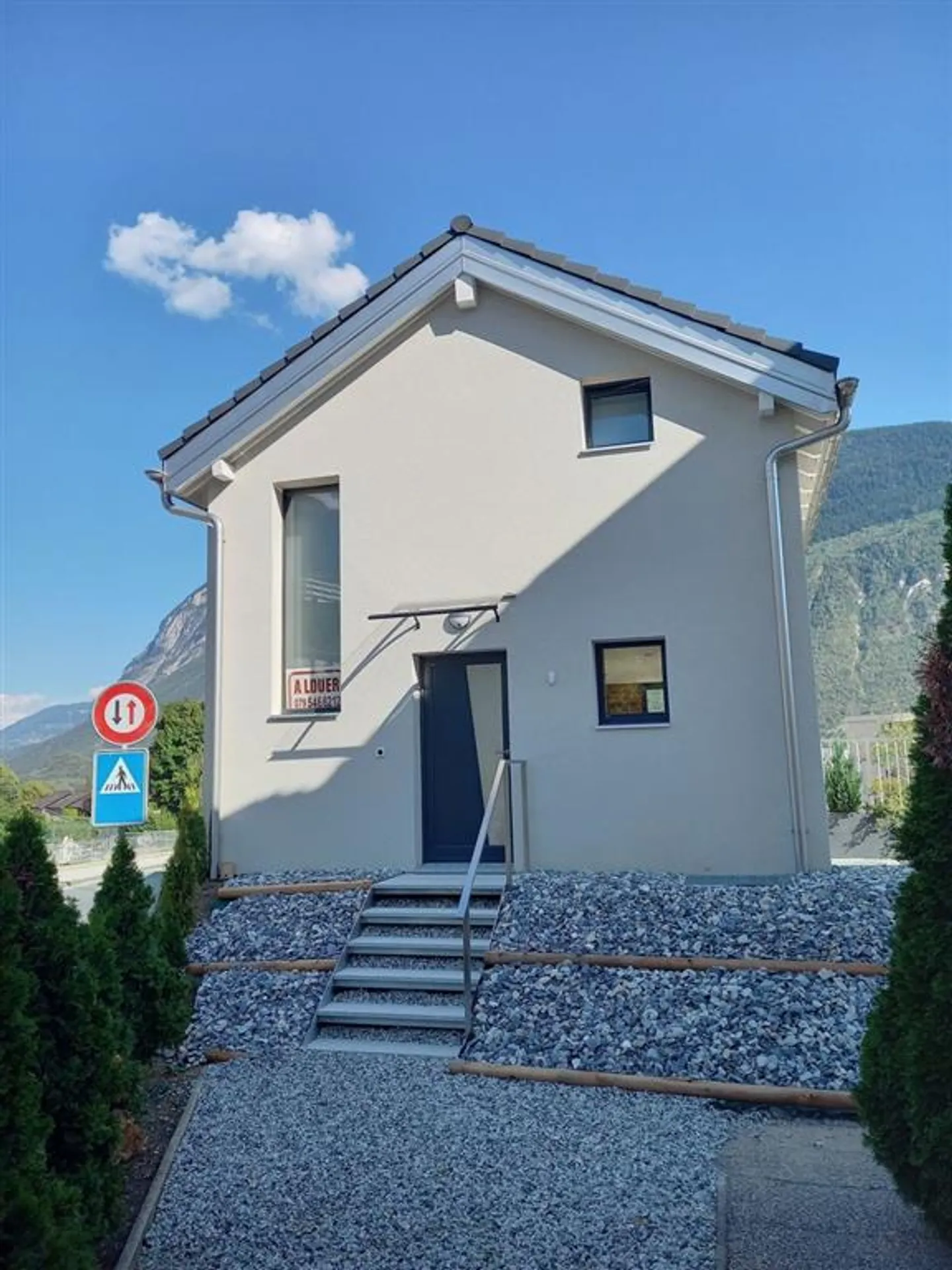 Charmante Maison Individuelle à Sierre - Photo 2 sur 11