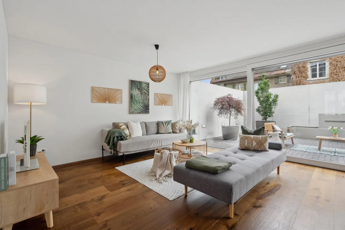 Exclusive Townhouse with 5.5 Rooms in Glarus - Photo 1 of 27