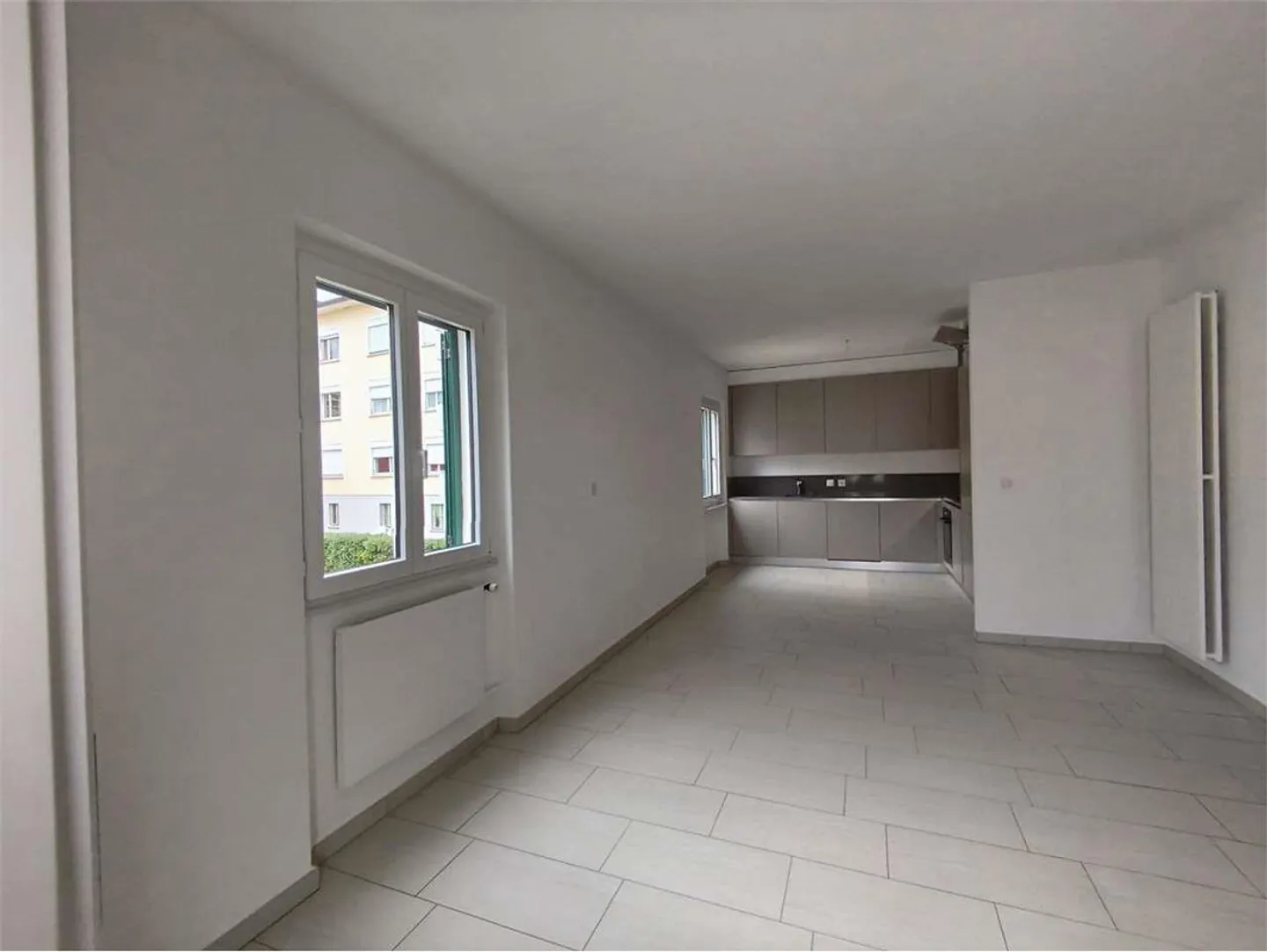 Canobbio - Spazioso Quadrilocale 4.5 Locali con Terrazzino in Casa Tra - Foto 3 di 13