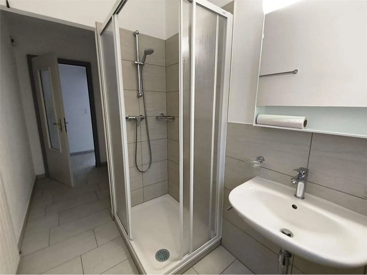 Canobbio - Spazioso Quadrilocale 4.5 Locali con Terrazzino in Casa Tra - Foto 13 di 13