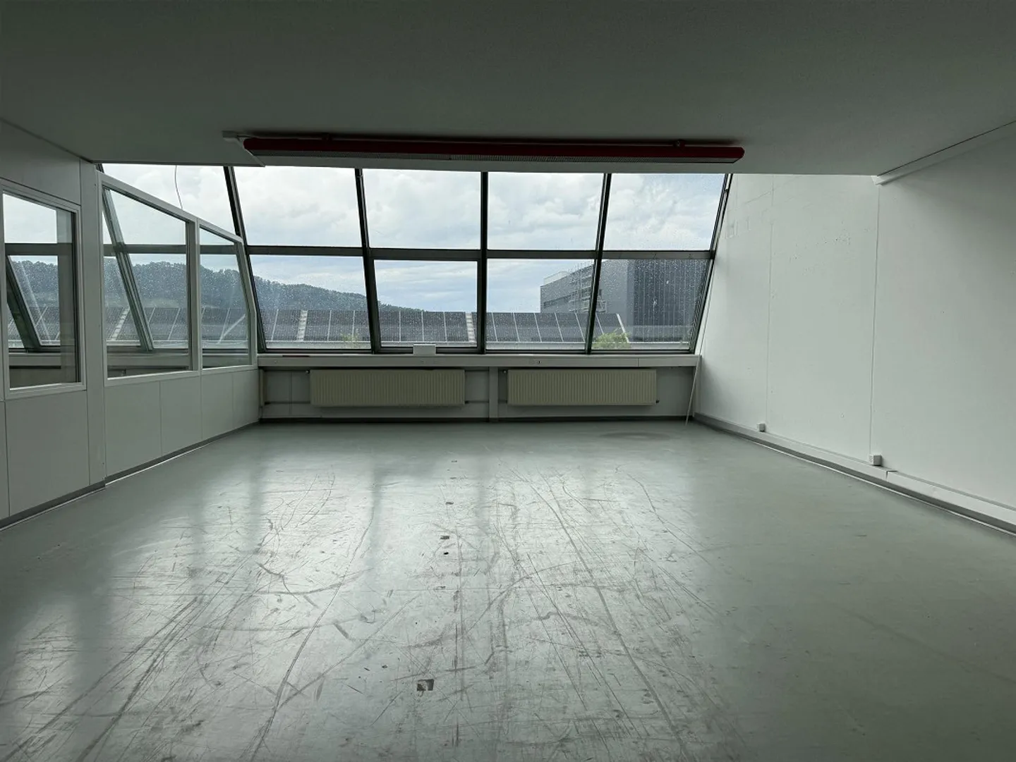 Spazi di stoccaggio di 300m2 - Top infrastruttura - Foto 6 di 7