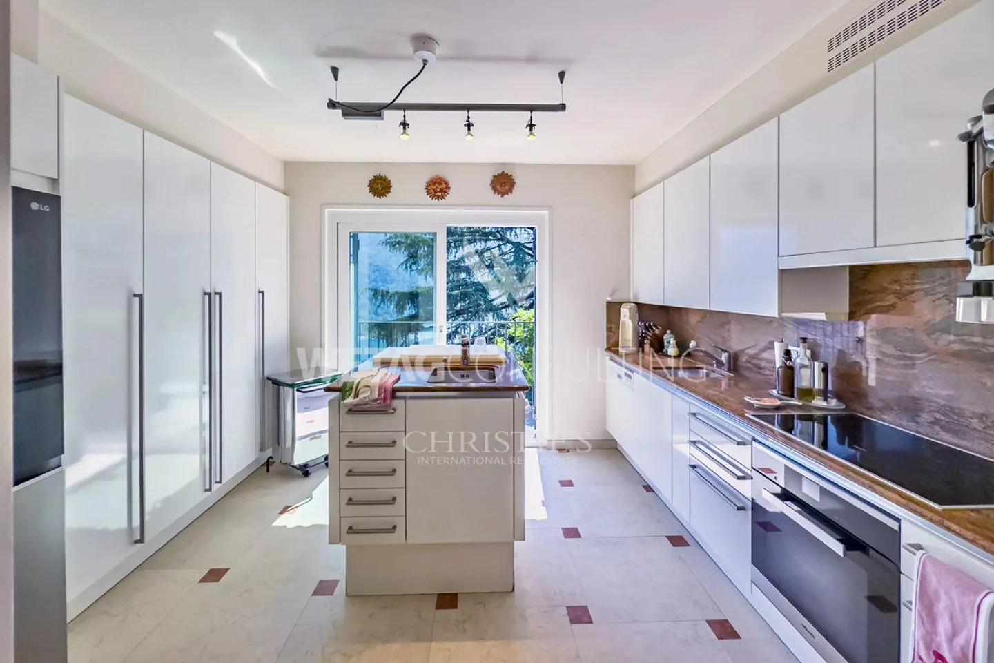 Fascino Mediterraneo sul Lago di Lugano: Elegante Villa con Piscina & Vista Lago - Foto 4 di 13